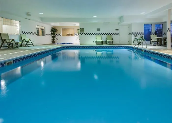 Country & By Radisson, Bloomington-normal Airport, Il Hotel 4*