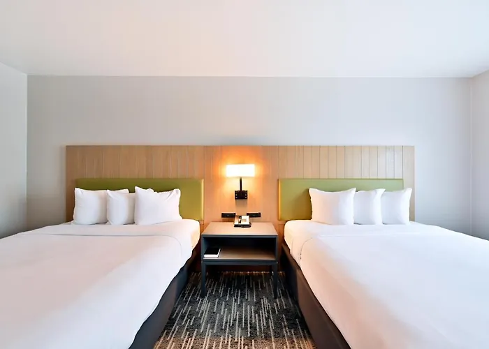 Country & By Radisson, Bloomington-normal Airport, Il Hotel Bloomington
