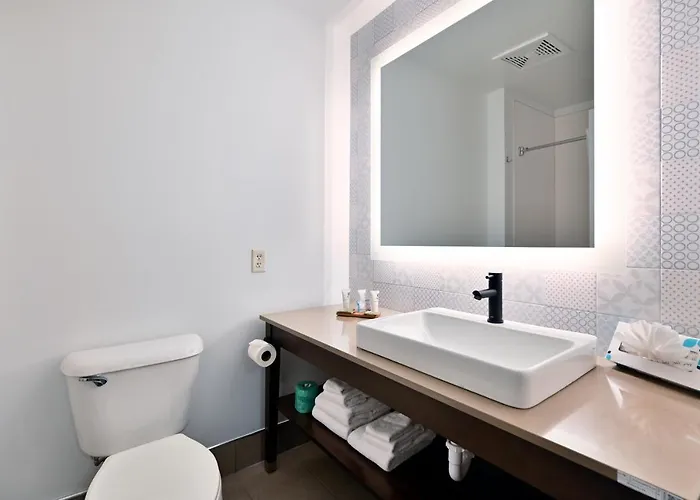 Country & By Radisson, Bloomington-normal Airport, Il Hotel