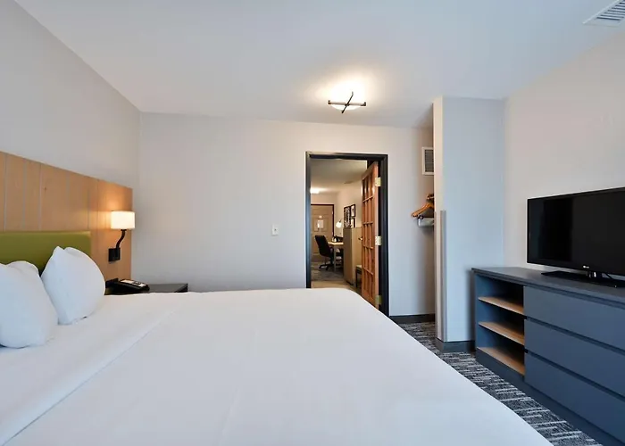 Country & By Radisson, Bloomington-normal Airport, Il 4* Bloomington
