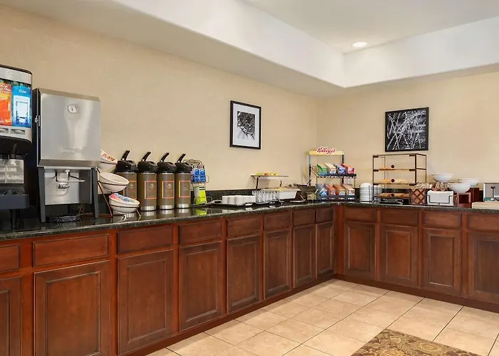 Hotel Country & By Radisson, Bloomington-normal Airport, Il Bloomington