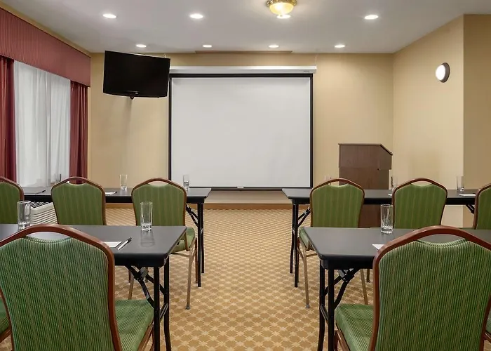 Hotel Country & By Radisson, Bloomington-normal Airport, Il