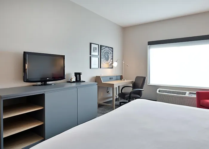 Hotel Country & By Radisson, Bloomington-normal Airport, Il Bloomington