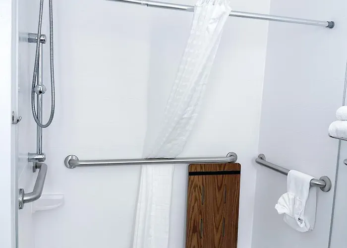 Country & By Radisson, Bloomington-normal Airport, Il 4* Bloomington