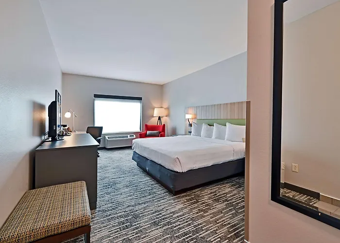 Country & By Radisson, Bloomington-normal Airport, Il 4*