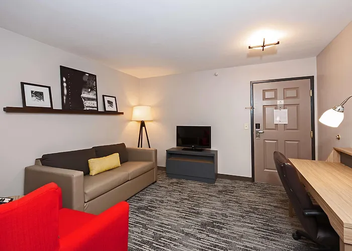 Country & By Radisson, Bloomington-normal Airport, Il Hotel 4*