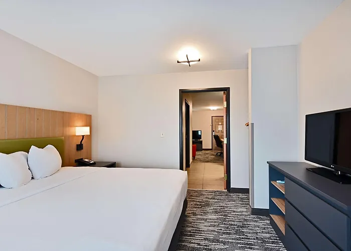 Hotel Country & By Radisson, Bloomington-normal Airport, Il